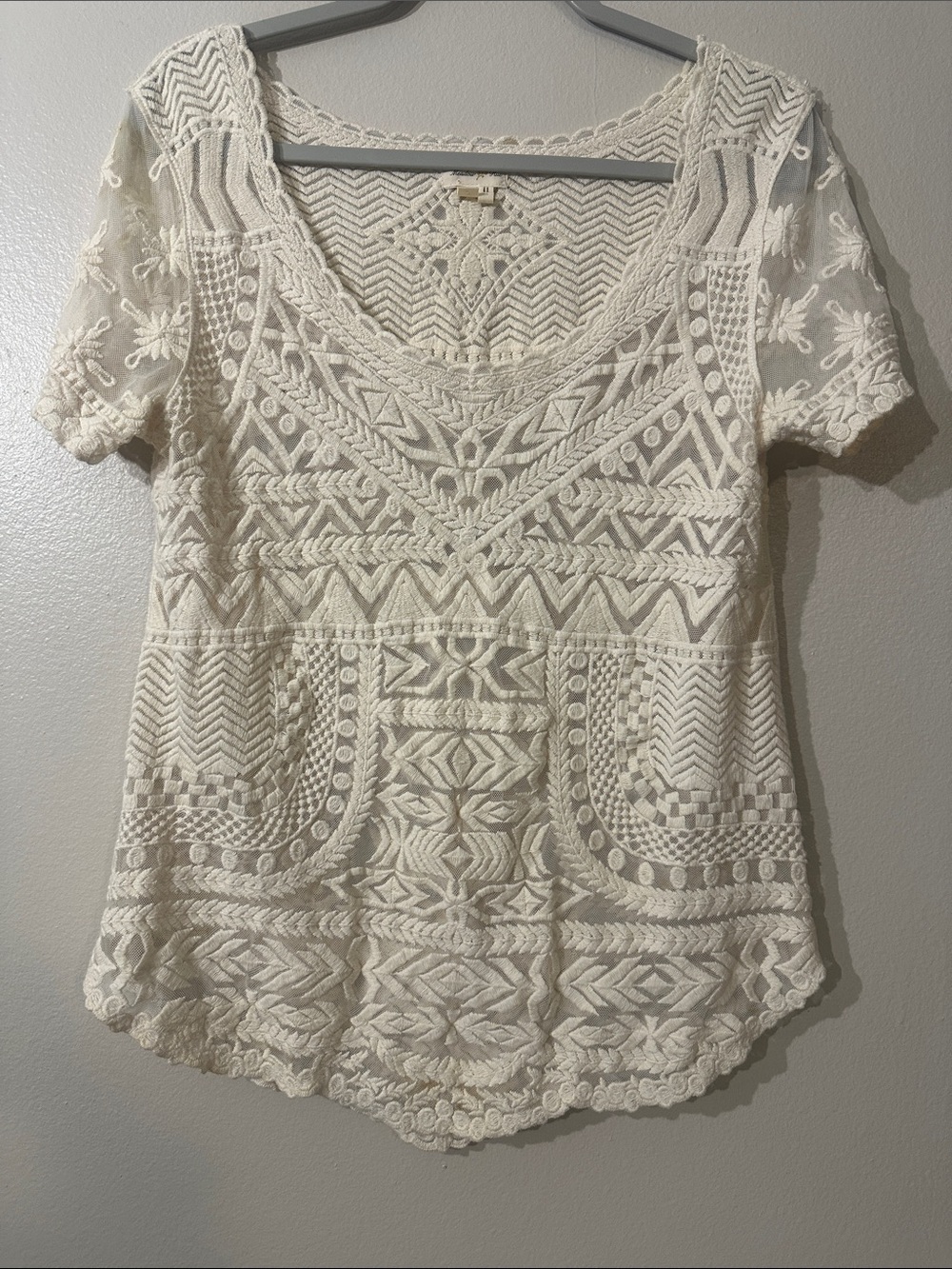 Meadow Rue Ivory Sheer Scoop Neck boho
Short Sleeve Anthro Scalloped Lace Sz 8